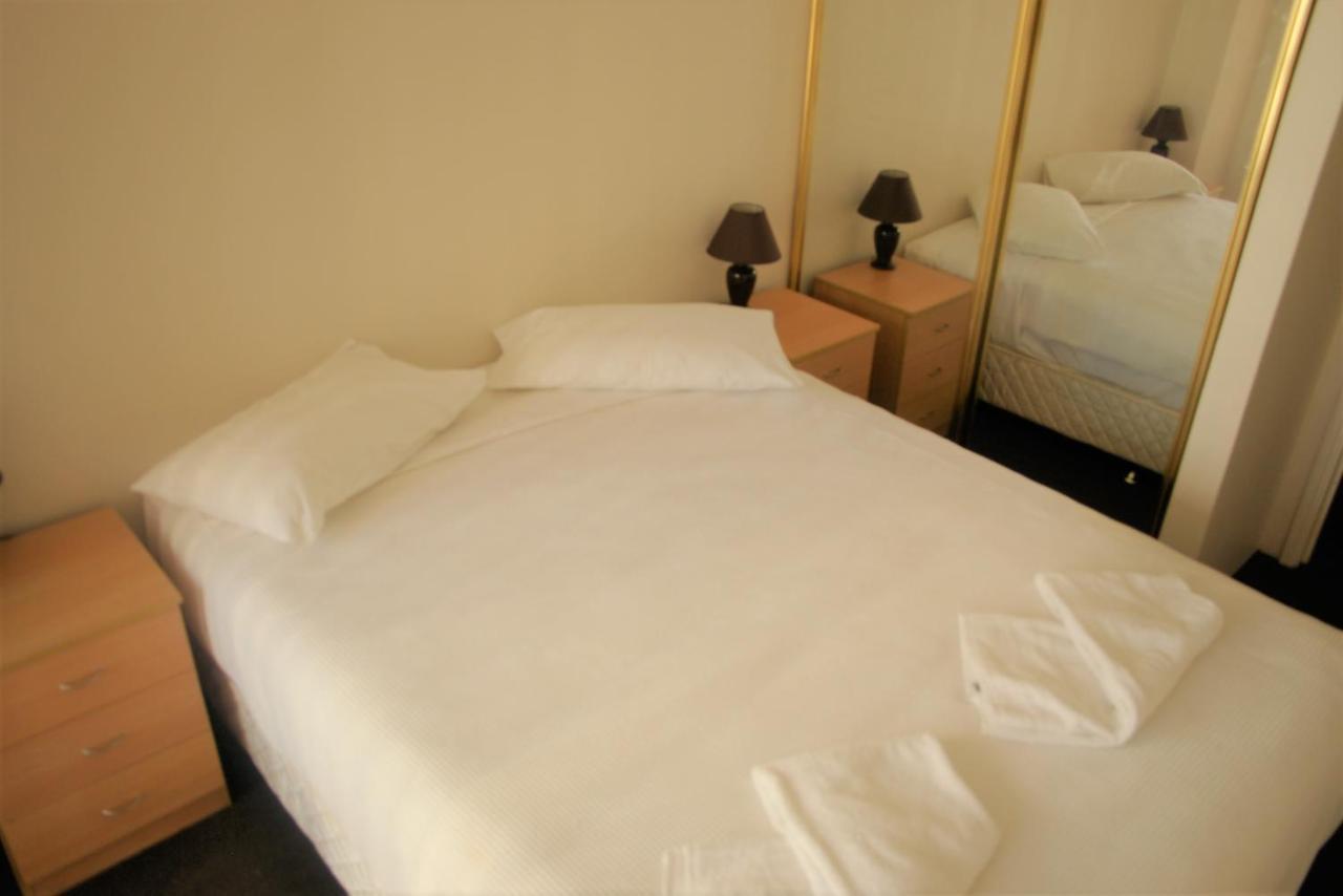 Accommodation Sydney - Kent Street Sydney Cbd Top Floor 2 Bedroom Apartment With Balcony Eksteriør billede